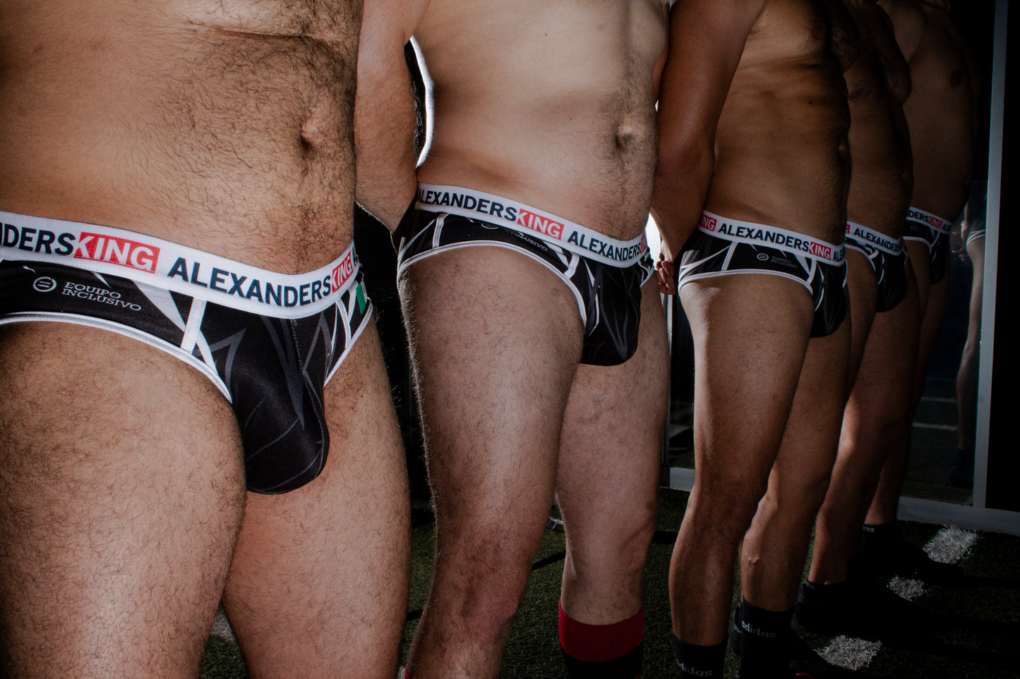 TP0047 Brief White Bias Red Skinit Alexanders King