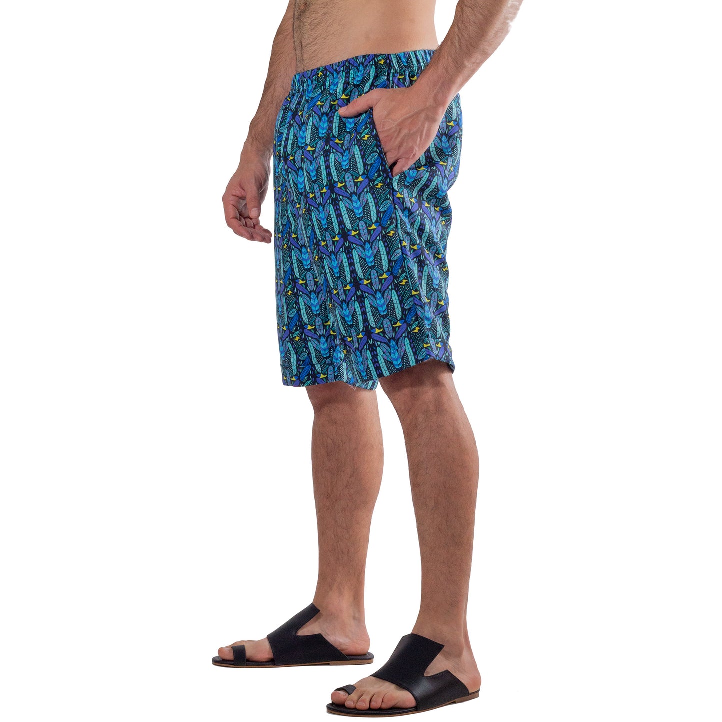 SH0002 Short Casual Ahau Tulum con estampados de plumas de colores