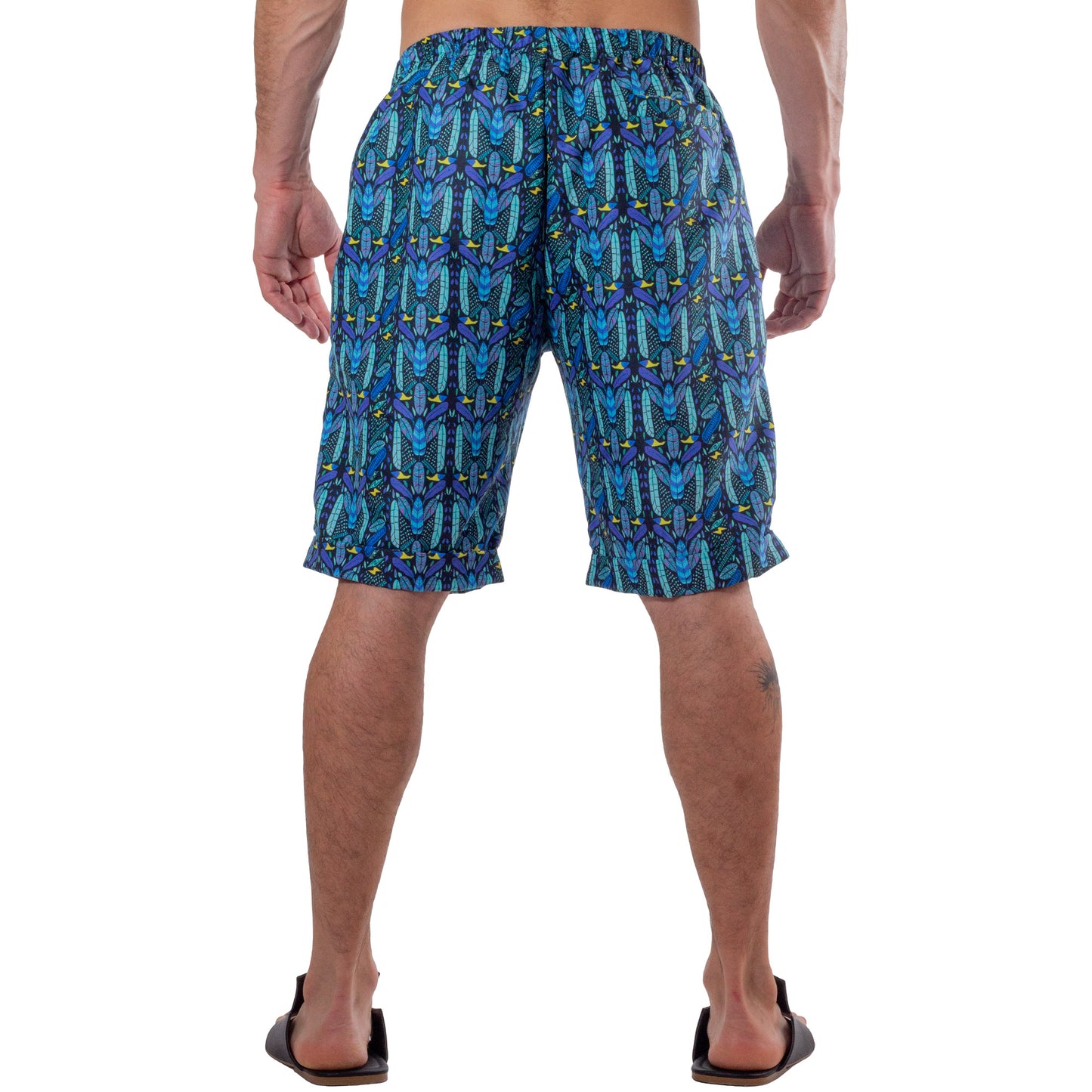 SH0002 Short Casual Ahau Tulum con estampados de plumas de colores